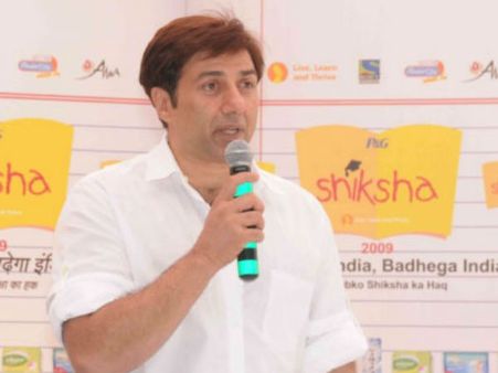 बाप के दुश्मन संग करन करेंगे फिल्मी शुरूआत