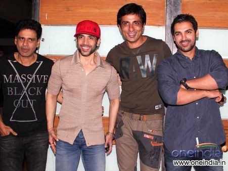 शूटआउट.. की सक्सेस में झूमे सितारे