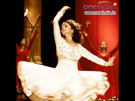 बिरजू महाराज फिर से करायेंगे माधुरी से मुजरा