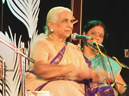 ठुमरी मल्लिका गिरजा देवी अस्पताल में भर्ती