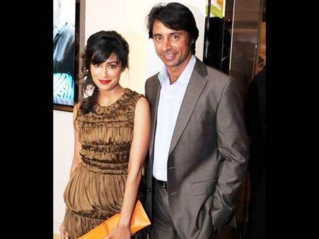 तलाक की बात सुन हैरान हैं चित्रांगदा!