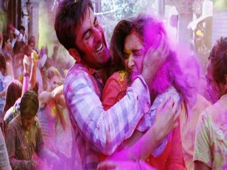 दीपिका की फेवरेट है होली, पर बलम रणबीर बिना सूखी होगी पिचकारी!