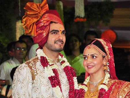 किसने बोला कि मैं प्रैग्नेंट हूं: ईशा देओल