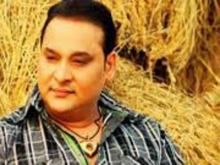 पंजाबी गायक नछतर पर मॉडल ने लगाया रेप का आरोप