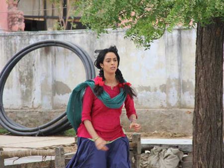 'डर्टी पॉलिटिक्स' में मल्लिका डर्टी नहीं..