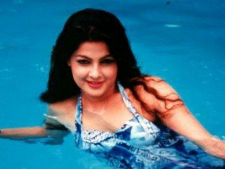 विक्की के लिए सेक्सी ममता बन गयीं मुस्लिम