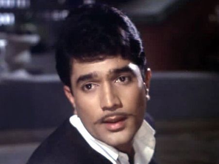 राजेश खन्ना बालकनी से मारा करते थे सीटी!