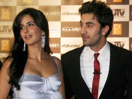 रणबीर ने दिया दीपिका को गिफ्ट, कैटरीना नाराज!