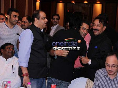 गले मिले करण-अर्जुन, फैंस की बांछें खिलीं