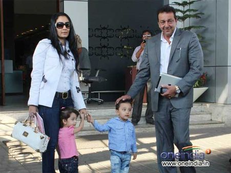 मान्यता की उंगली में संजू का टैटू, वाह भाई वाह