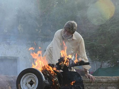 Exclusive- प्रकाश झा की बेटी बनाएंगी रोमांटिक फिल्में!