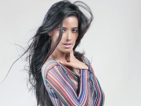 जीनत बन फ्लॉप हुई पूनम बनने चलीं स्मिता पाटिल