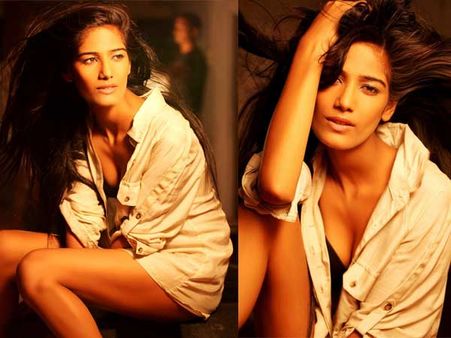 पूनम की वेबसाइट पाकिस्तानियों की गिरफ्त में!