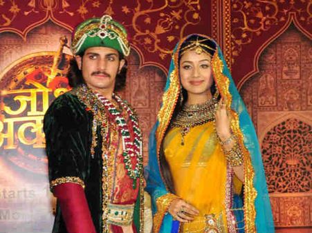 राजपूतों का खौफ, बदलेगा सीरियल 'जोधा अकबर' का नाम और किरदार