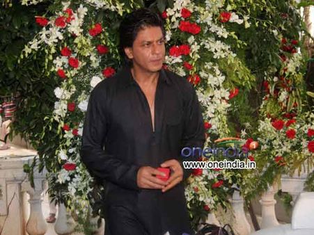 चेन्नई एक्सप्रेस की सफलता का बोझ अबराम पर ना डालें- शाहरुख
