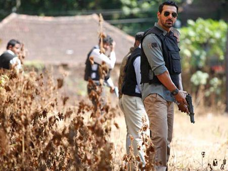 तमिल में नहीं रिलीज होगी मद्रास कैफे जॉन निराश!