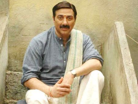 सनी देओल पर टैक्स चोरी का केस!