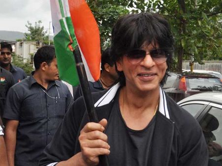 हिंदी सिनेमा में तकनीशियनों की कमी : शाहरुख