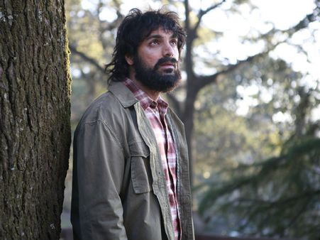 मद्रास कैफे रिव्यू- एक कड़वी सच्चाई मनोरंजन के साथ!