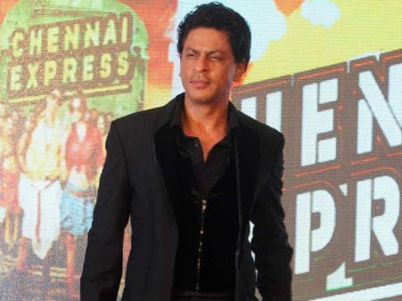 'किंग खान' की बादशाहत कायम, सलमान और आमिर को पीछे छोड़ा