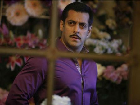 सलमान के घर के बाहर रात भर चला हंगामा, फैन्स हैरान!