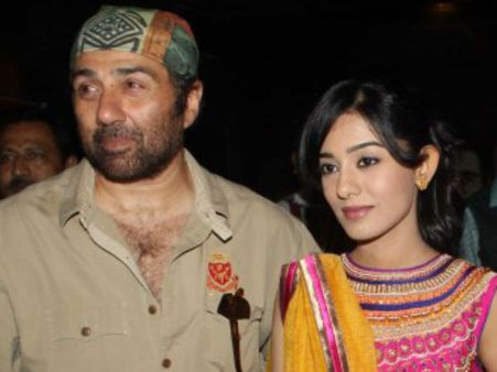 सन्नी के एक्शन पर नतमस्तक अमृता रॉव