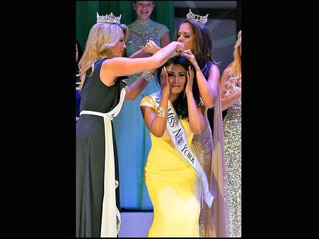 मिस अमेरिका नीना दावुलुरी को ट्विटर पर मिल रही हैं गालियां