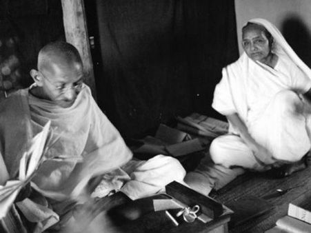 गांधी जंयति विशेष: कई फिल्मकार गांधी पर फिल्म बनाना चाहते हैं