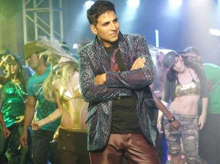 खिलाड़ी 786 यानी अक्षय कुमार को कौन धमकी दे सकता है भला!