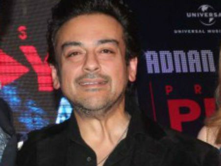 वीजा मसले से पाक साफ अदनान सामी लेकिन आयकर मामले में अब भी फंसे