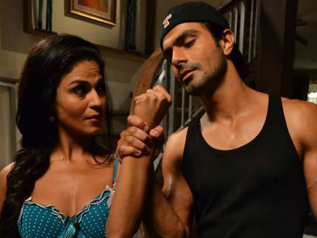 Exclusive: वीना मलिक के अंडरवियर बयान पर मचा बवाल