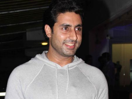 और बिना ऐश्वर्या के अभिषेक ने शुरू की 'मेरे अपने' की शूटिंग