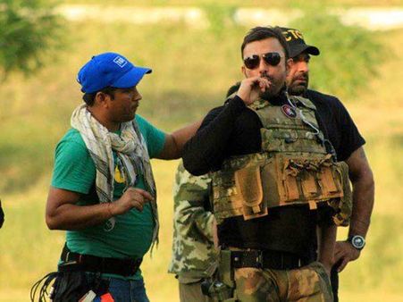 वार ने तोड़ा चेन्नई एक्सप्रेस का रिकॉर्ड, भारत विरोधी फिल्म पाकिस्तान में हिट!