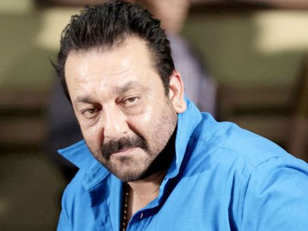 कम हो सकती है अभिनेता संजय दत्त की सजा!