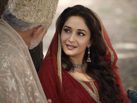 फेसबुक से शुरू होगा 'डेढ़ इश्कियां' का प्रमोशन