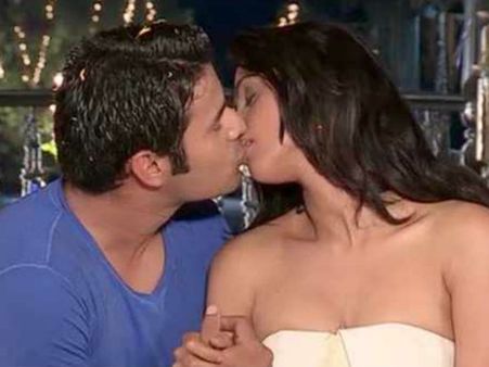 मल्लिका की तलाश पूरी, दस साल छोटे विजय सिंह को चुना हमसफर