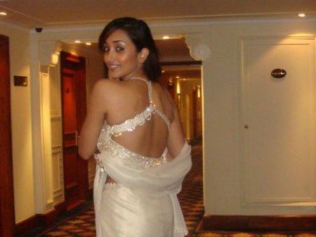 मौत से पहले जिया के प्राईवेट पार्टस पर खून के निशान किसके थे?