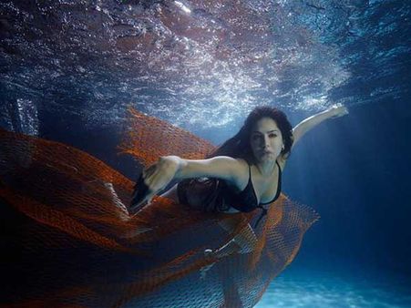 जैकपॉट से नहीं लगी सनी की जैकपॉट- फिल्म रिव्यू