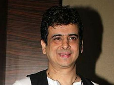 आईआईटी बॉम्बे की लड़कियों पर पलास सेन का सेक्सी कमेंट, मामला गर्माया