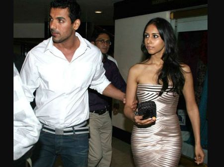 बिना शादी हुए ही प्रेगनेंट हो गई थीं जॉन अब्राहम की पत्‍नी प्रिया रूंचाल