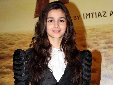 आलिया को डर लगता है परिणिती से!