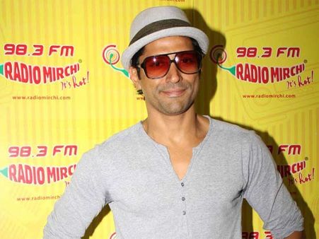 शादी के साइट इफेक्ट्स में फरहान बने कॉमेडियन!