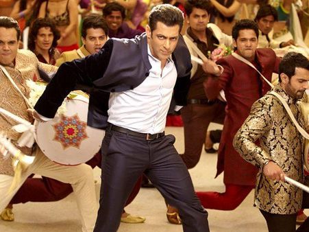 सैफई में सल्लू ने मटकायी कमर इसलिए यूपी में 'जय हो' टैक्स फ्री