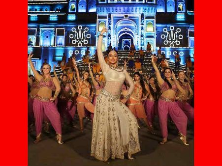 क्या सोनाक्षी के सेक्सी राधा रूप पर शत्रुघन रहेंगे 'खामोश'?