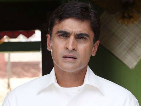 मोहनीश बहल के स्वीमिंग पूल में मिला 2 दिन की बच्ची का शव