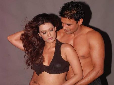 लिव इन पार्टनर पायल रोहतगी-संग्राम सिंह की हो गई सगाई