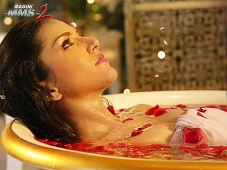 हनुमान चालीसा से होगी 'रागिनी एमएमएस 2' की शुरूआत