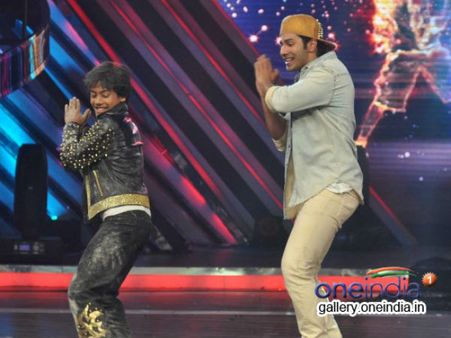 जमशेदपुर के अभिषेक ने जीता बूगी-वूगी खिताब, अमिताभ ने बताया ग्रेट