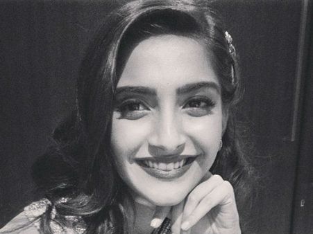 स्मार्ट बनें महिलाएं..वरना सर्कस के लिए रहें तैयार: सोनम