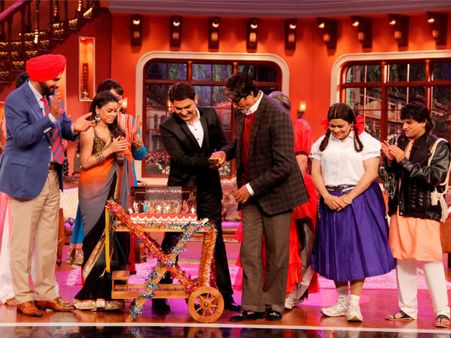 Pictures- कपिल ने अमिताभ संग काटा जन्मदिन का केक!